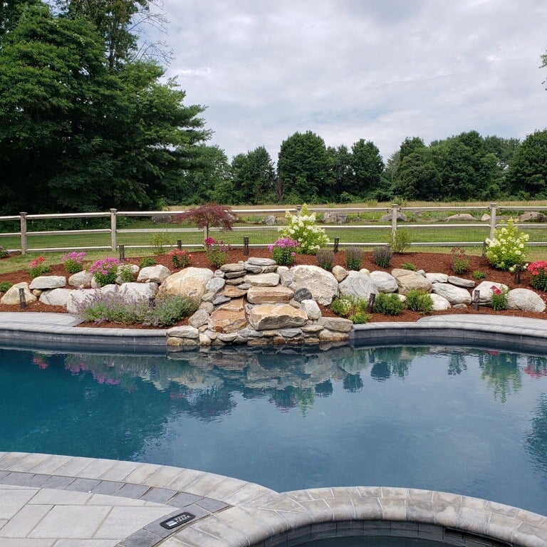 bahler-brothers-pool-plantings-patio