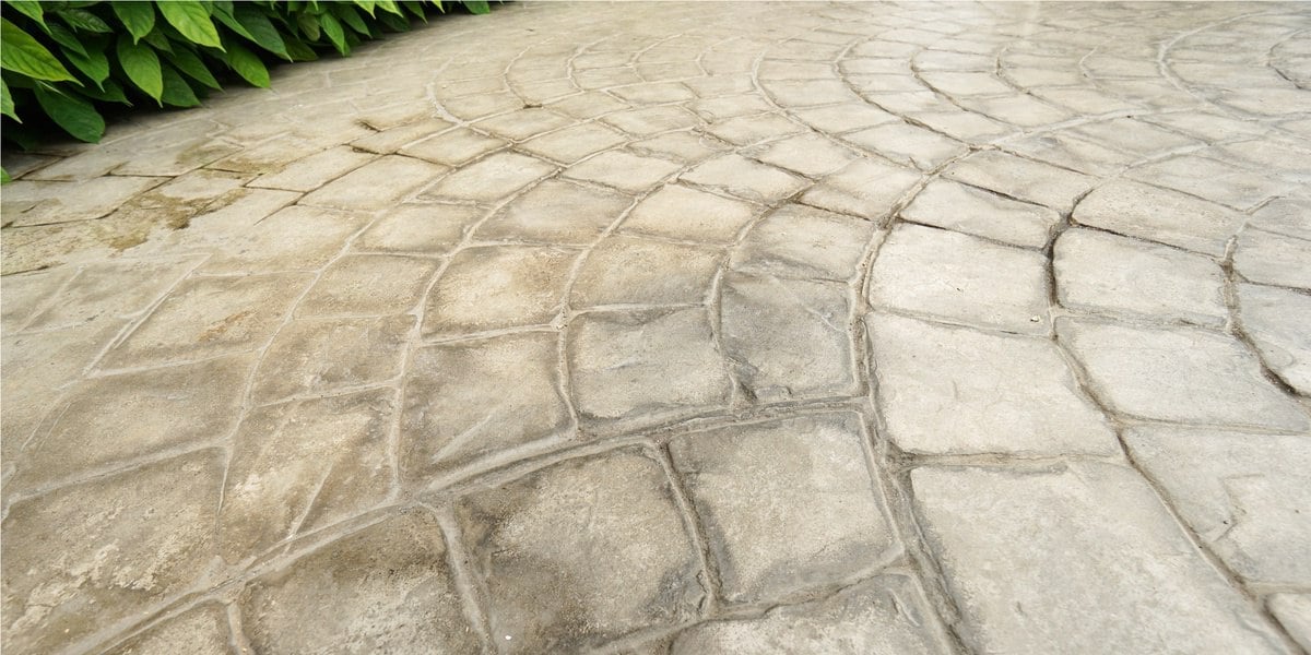 A Side-By-Side Comparison of Stamped Concrete and Pavers